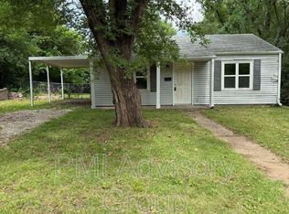2524 SW Valley Brook Ln, Topeka, KS 66614