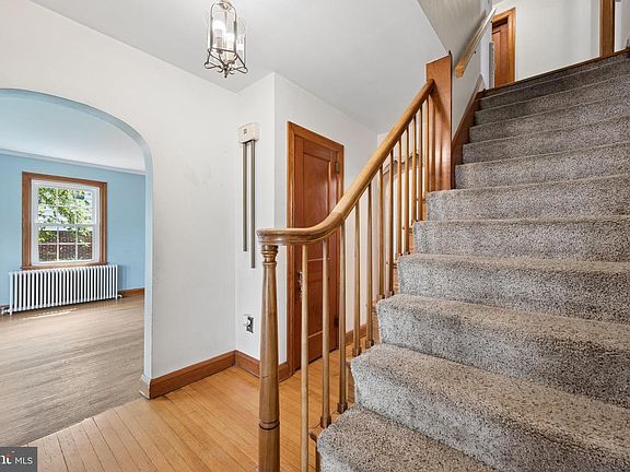4th image of 118 W 14th St