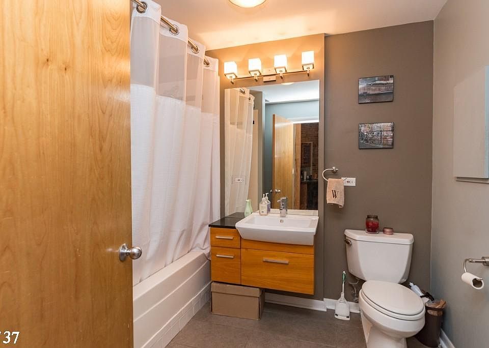 1st image of 1737 N Paulina St #1824