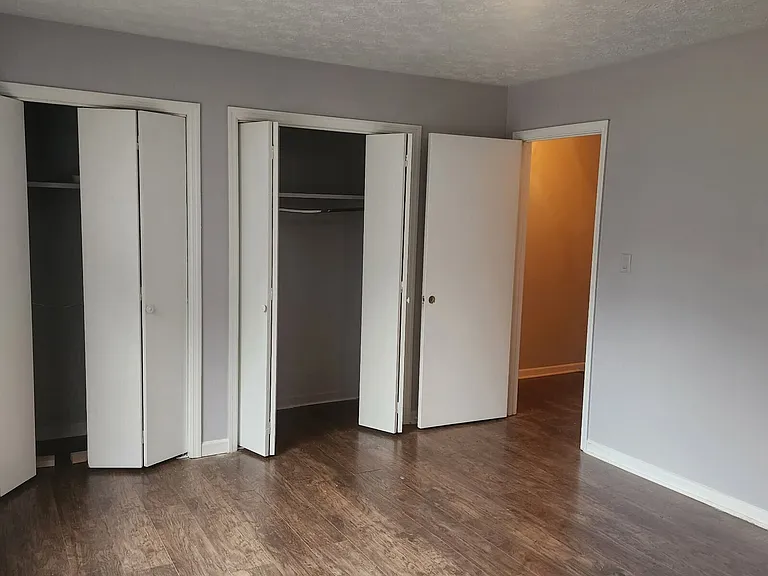6572 Sleepy Hollow Ln — Photo 12