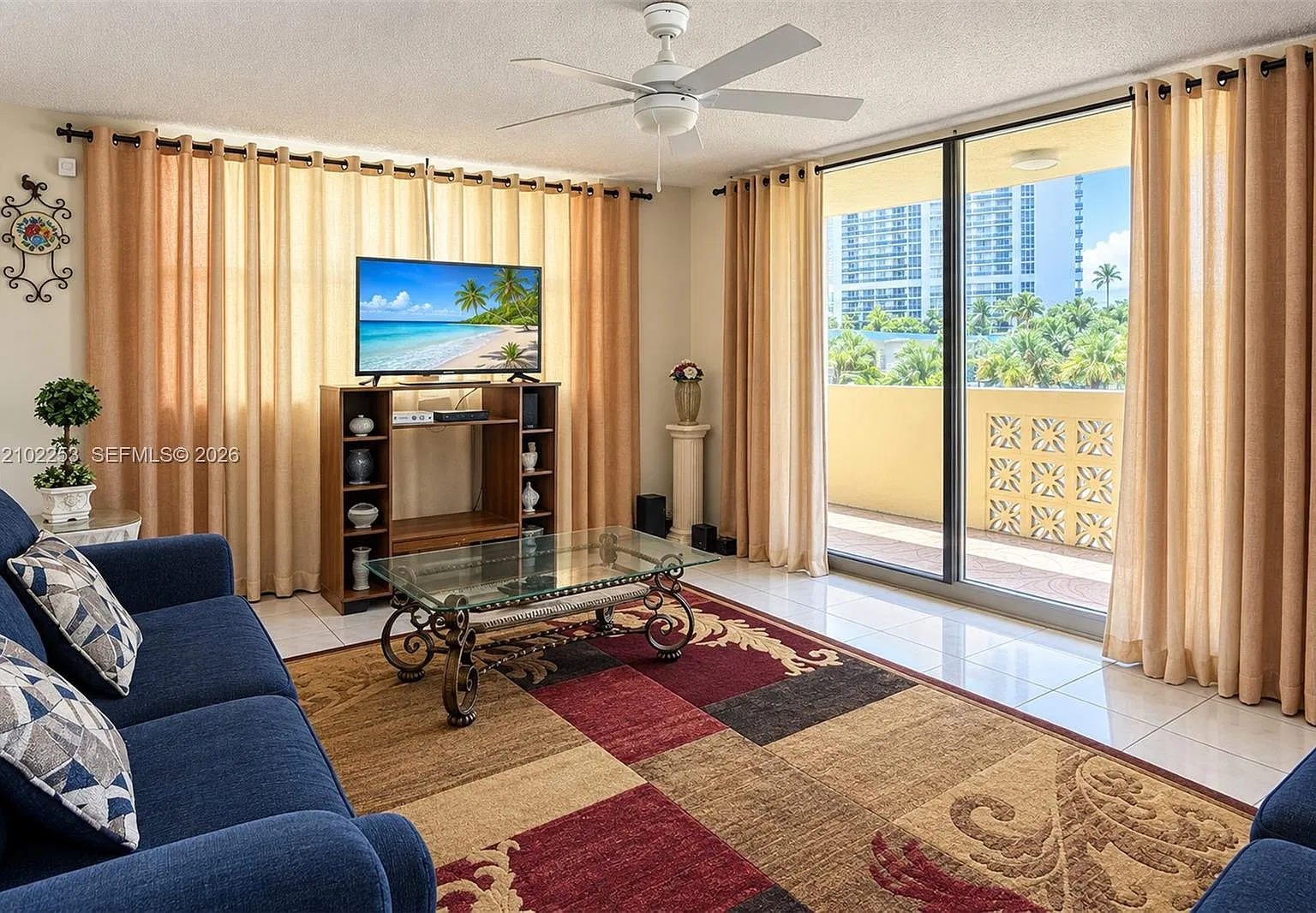 Plaza Towers North Condo — Photo 3