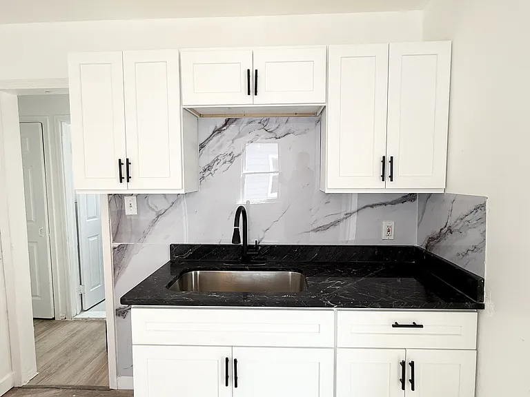 11715 Minock St — Photo 5