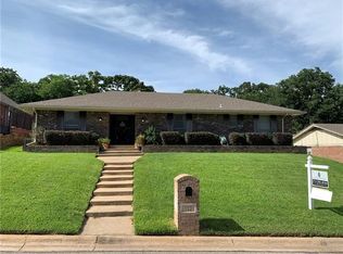 717 Rankin Dr, Bedford, TX 76022