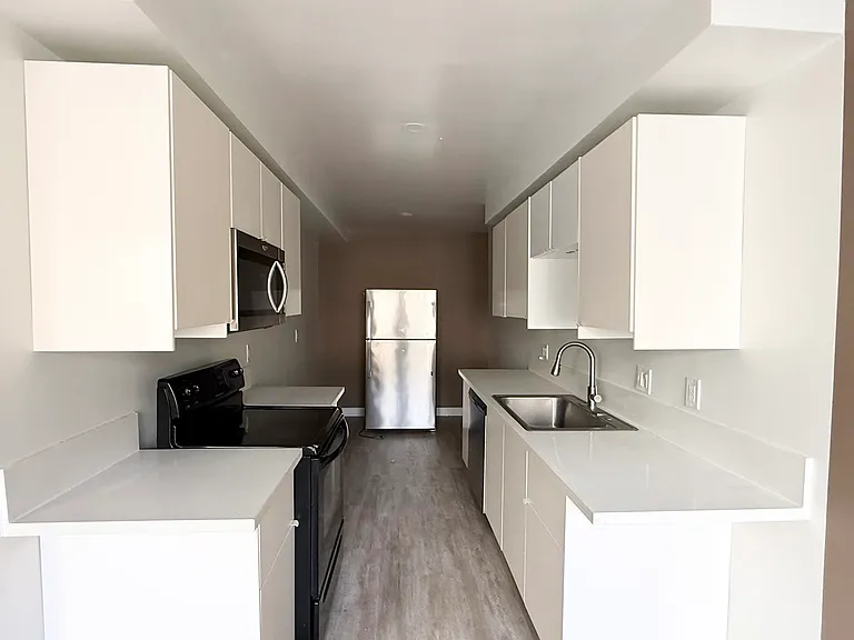 1209 N Kings Rd #209 — Photo 9