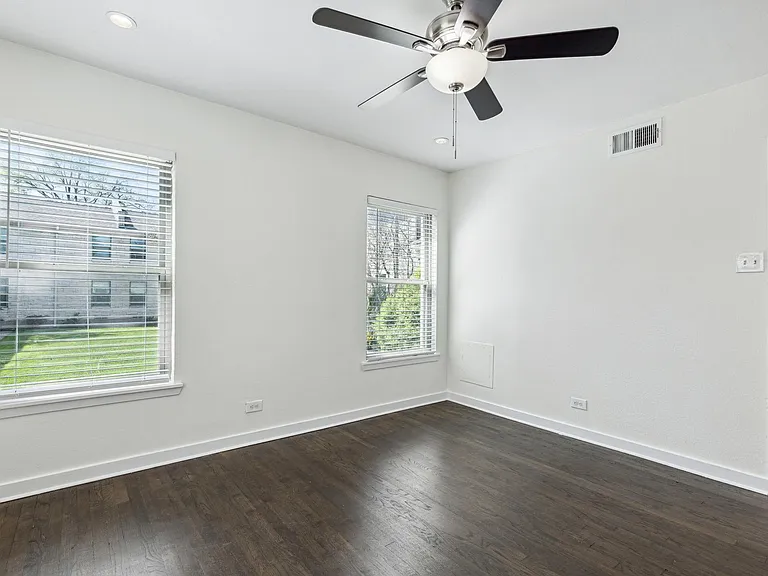 Devonshire Apartments — Photo 11