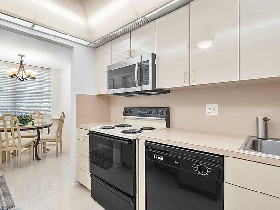 4th image of 2829 Florida Blvd APT 102