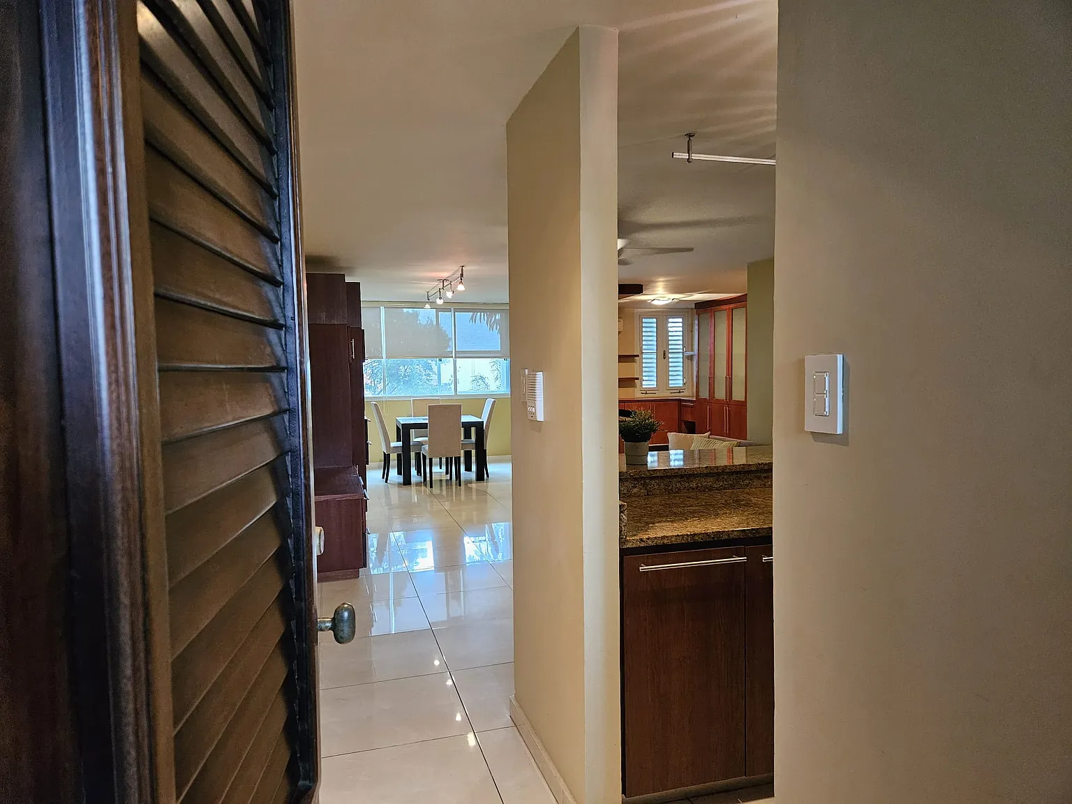 2 bed, 1100 sqft, $1,400 — Photo 3