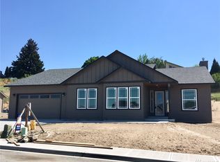 3061 NW Delcon Dr, East Wenatchee, WA 98802