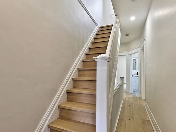 5th image of 812 Logan Ave