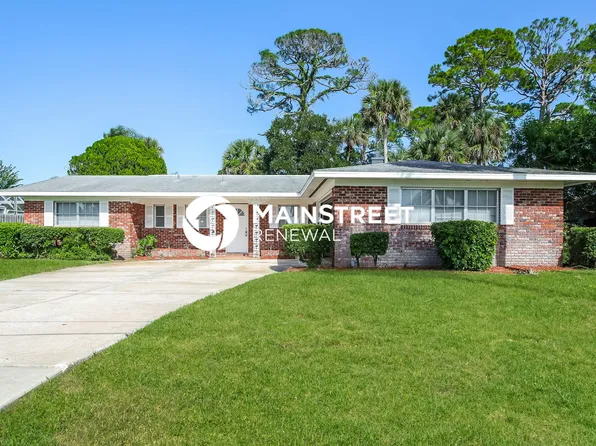 40 Fairway Cir, New Smyrna Beach, FL 32168