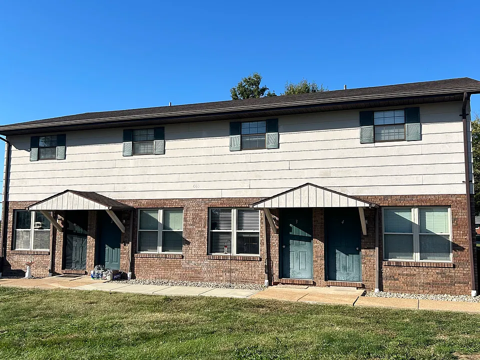 605 Sunset Ln #4