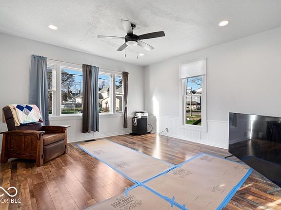 4th image of 2108 Spring St