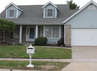 857 Sprinters Row Dr, Florissant, MO