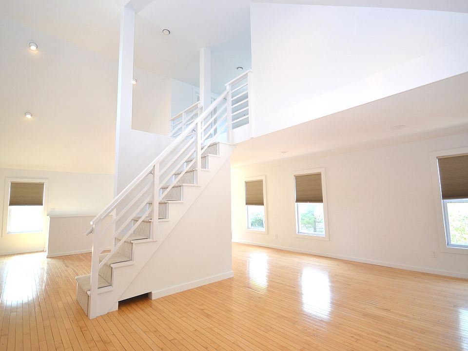 1st image of 30 Jobs Ln