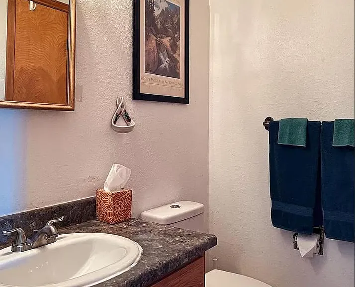 Primary ensuite bathroom.