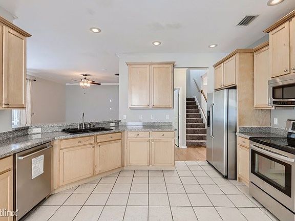 4th image of 6214 Interbay Ave