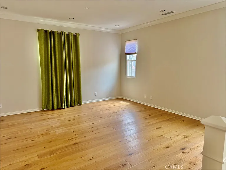 102 Chestnut Grv — Photo 14