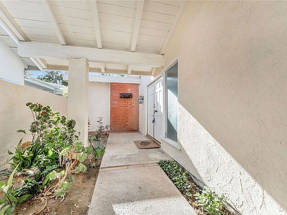 3rd image of 19301 Sierra Inez Rd