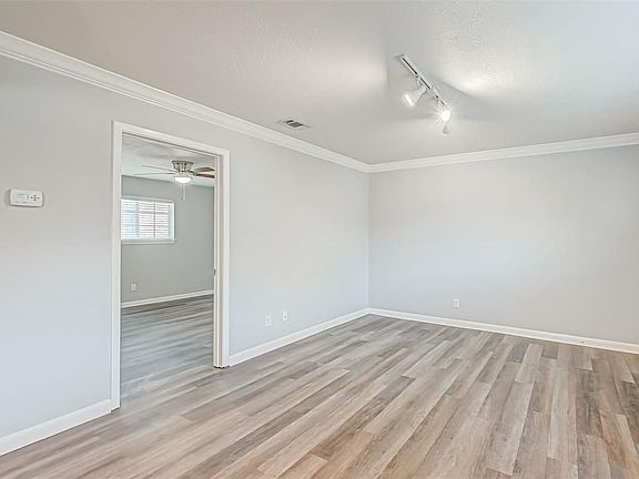 5th image of 2508 Southmore Blvd Unit 9