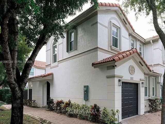 8167 NW 108th Ct — Photo 2
