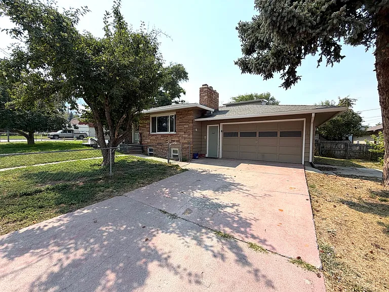 1200 Garfield St. — Photo 1