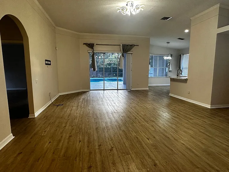 1363 Glenwick Dr — Photo 3