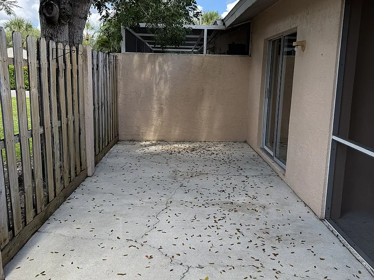 12303 Londonderry Ln #12303 — Photo 10