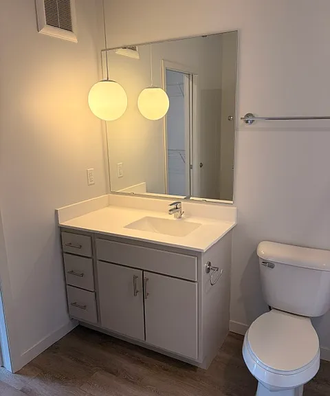 LH44 — Photo 18