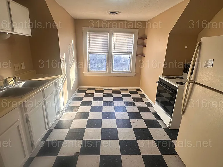 1446 S Water St #C — Photo 6