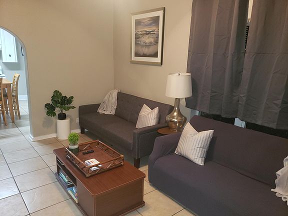4th image of 110 Carolyn St #2&4