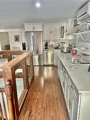 5th image of 308 Clifton Pl #A