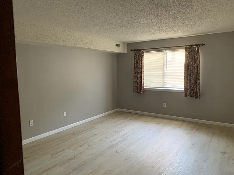 403 Edison Glen Ter — Photo 11