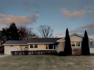 8925 Highland St, Highland, IN 46322