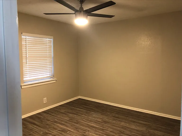 1030 W Austin St #1 — Photo 5