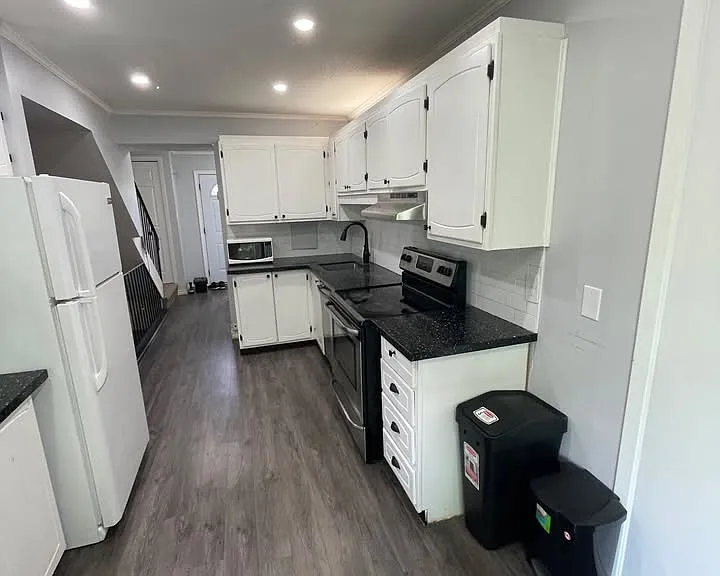 121 University Ave E #19 — Photo 5