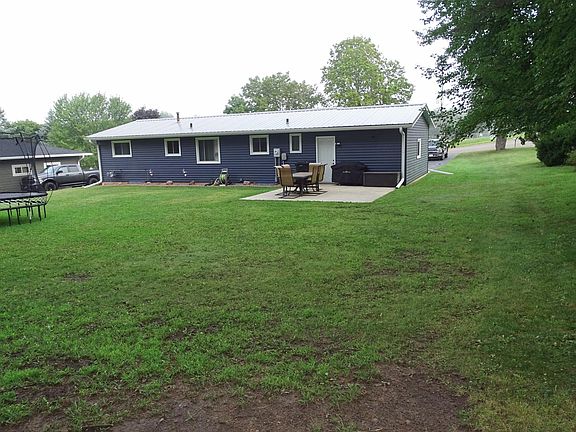 4th image of 429 Auth St