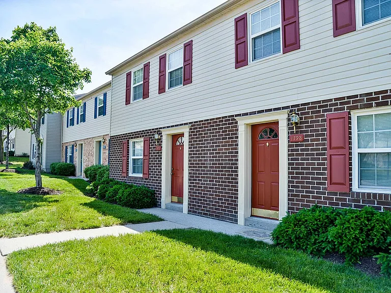 2015-05-28_Lake Village Apartments-026