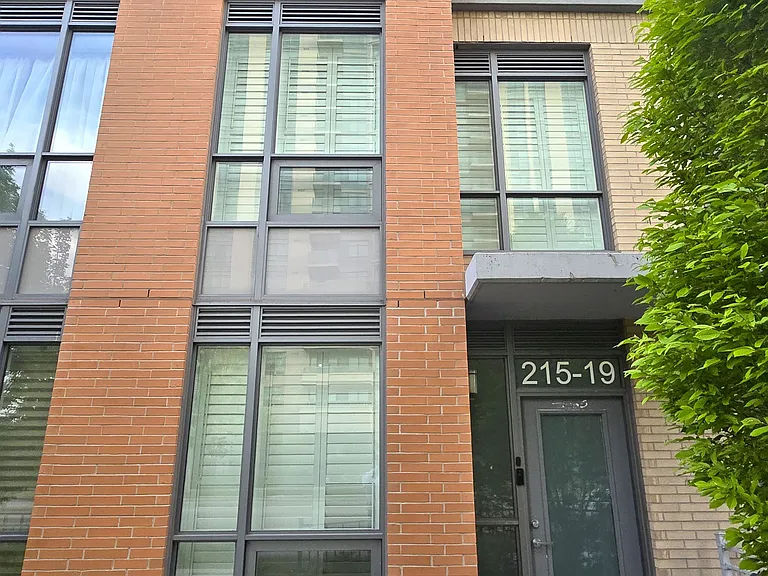 215 Bonis Ave #Townhouse 19 — Photo 2