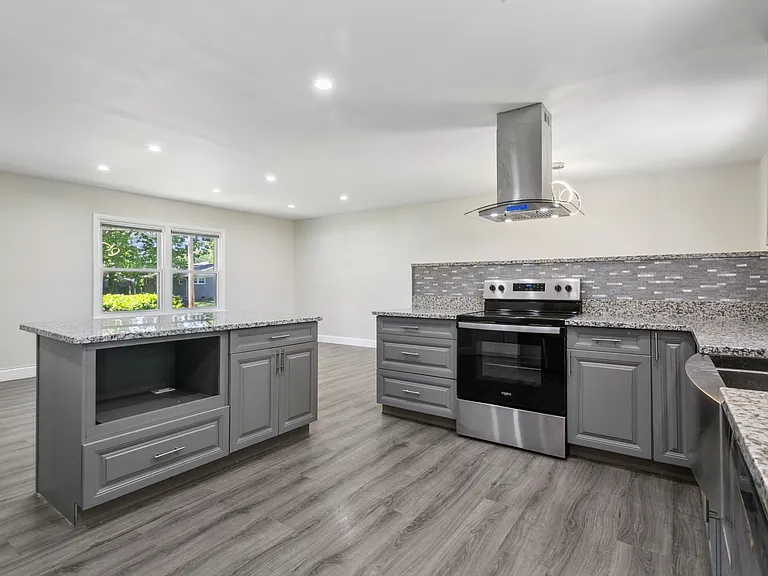 314 Martha Lee Dr — Photo 16