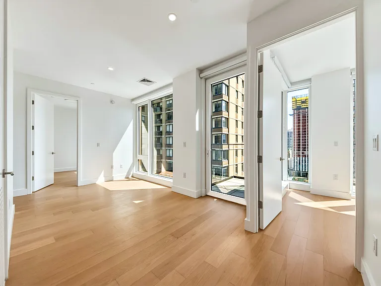 250 W 49th St #12703 — Photo 4