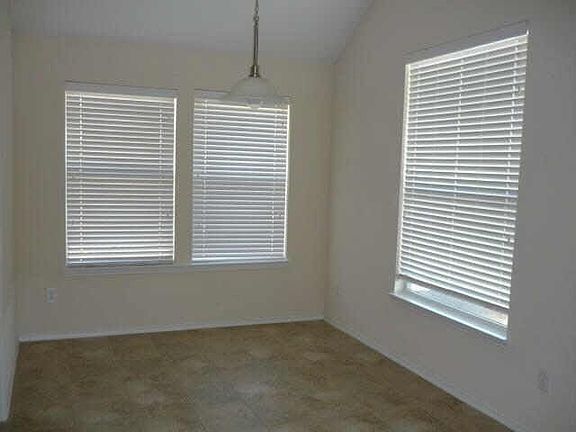 4th image of 1033 Founders Ln