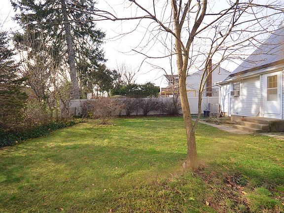 5th image of 2666 Flower St