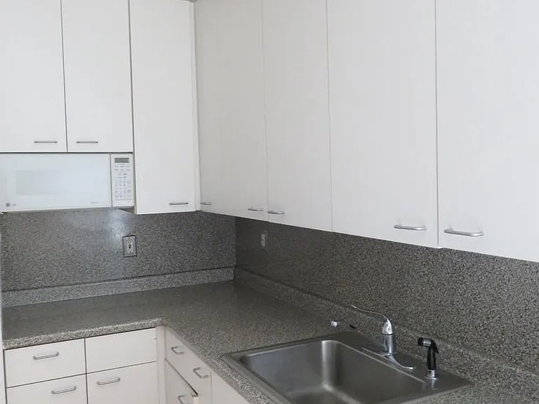 2114 Pine St #3F — Photo 5