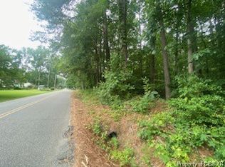 39 Coachpoint Rd, Hartfield, VA 23071