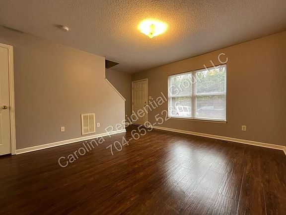 3rd image of 1520 N Main Ave APT 19