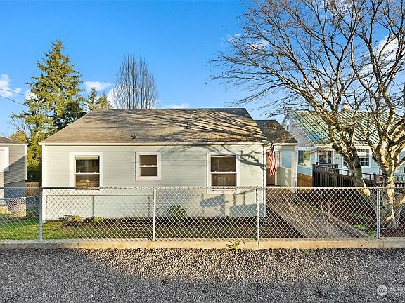 2nd image of 812 S Marion Avenue