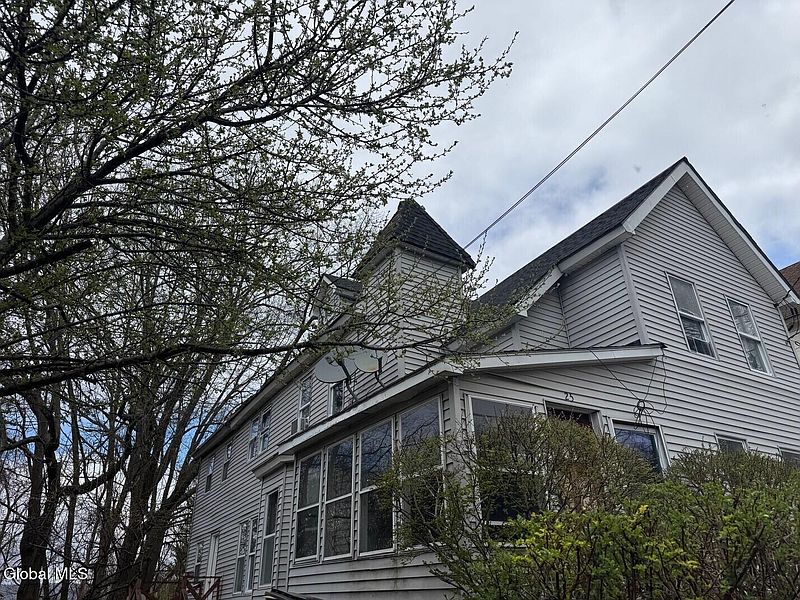 3rd image of 25 Steele Avenue