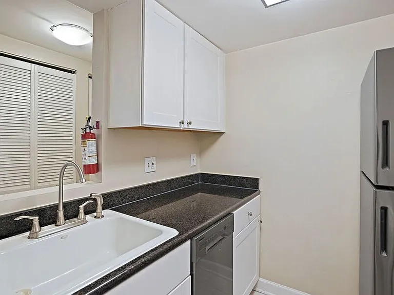 2008 16th St NW #101 — Photo 11