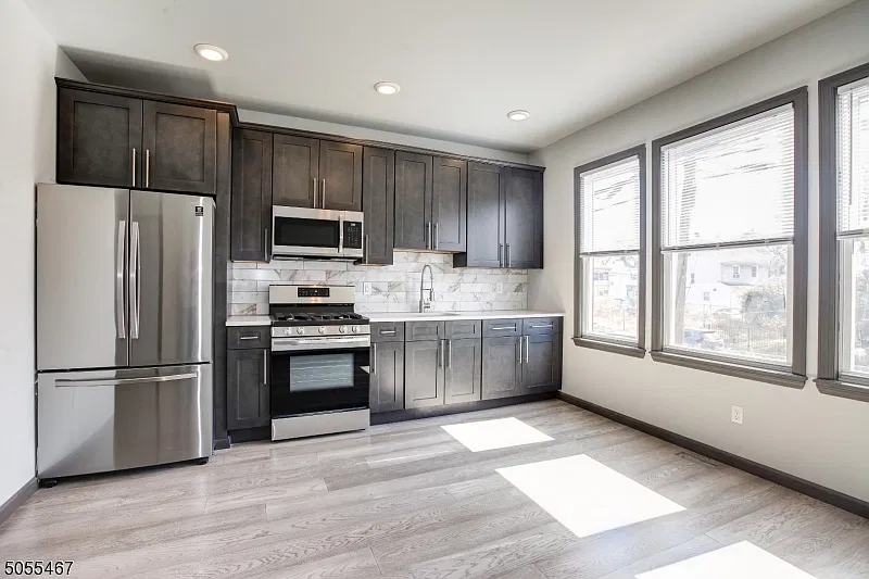51 Lindsley Ave #1L