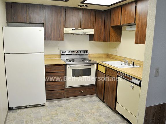 3rd image of 428 23rd St SE APT A